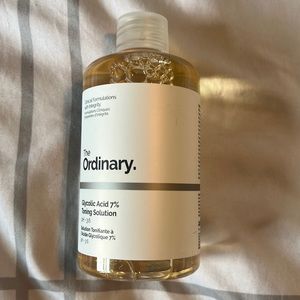 Glycolic acid toning solution